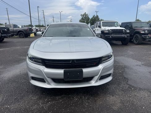Used 2022 Dodge Charger SXT RWD image 2