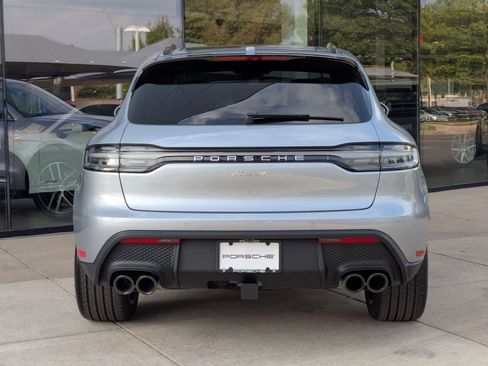 Certified 2026 Porsche Macan AWD/4WD image 10