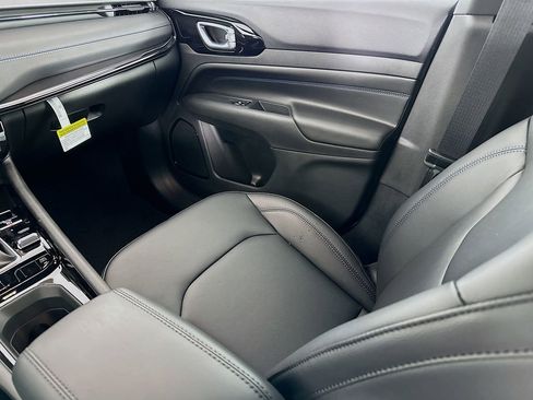 New 2026 Jeep Compass Limited image 29