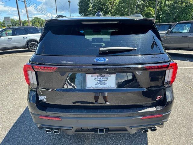 Used 2025 Ford Explorer ST AWD/4WD image 6