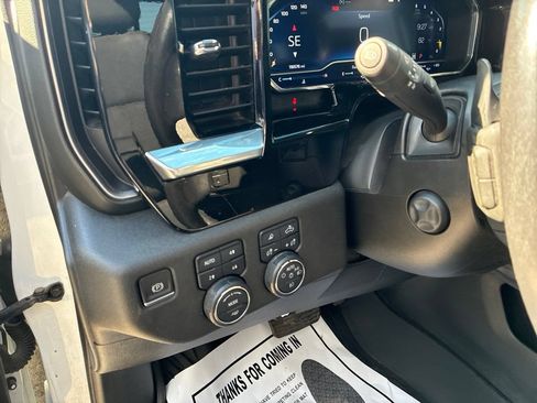 Used 2022 Chevrolet Silverado 1500 LTZ AWD/4WD image 36
