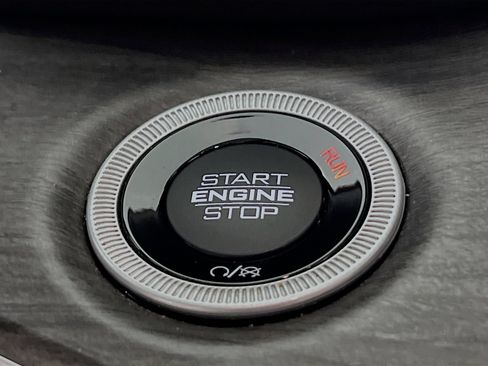 Used 2023 Jeep Grand Cherokee Limited image 23