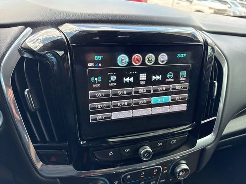 Used 2018 Chevrolet Traverse LT AWD/4WD image 17