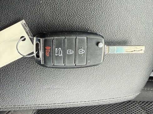 Used 2019 Kia Optima LX image 28