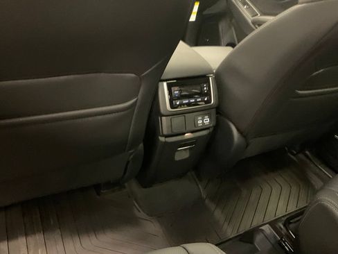 New 2026 Subaru Ascent Limited AWD/4WD image 27