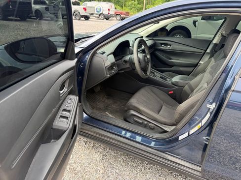 Used 2023 Honda Accord EX image 5