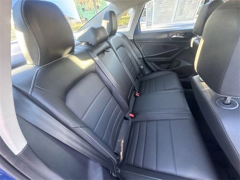 Used 2024 Volkswagen Jetta SE image 16