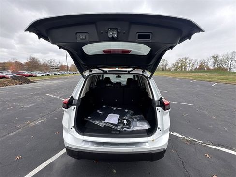 New 2026 Nissan Rogue SV image 22