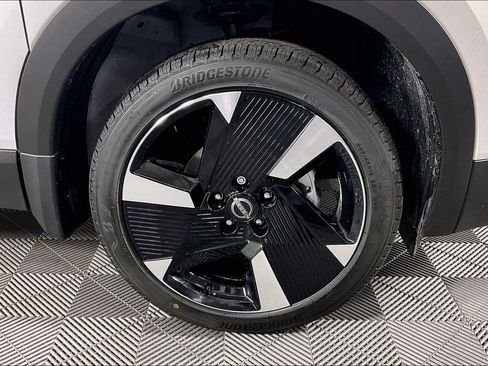 New 2026 Nissan Kicks SR w/ Cold Weather Package FWD image 18
