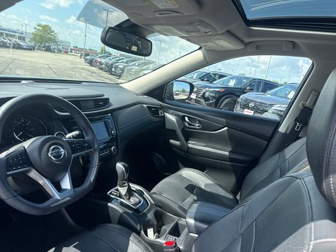 Used 2020 Nissan Rogue SL w/ Premium Package AWD/4WD image 25