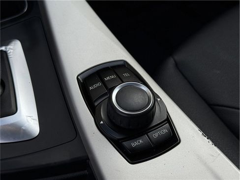 Used 2016 BMW 320i Sedan image 22