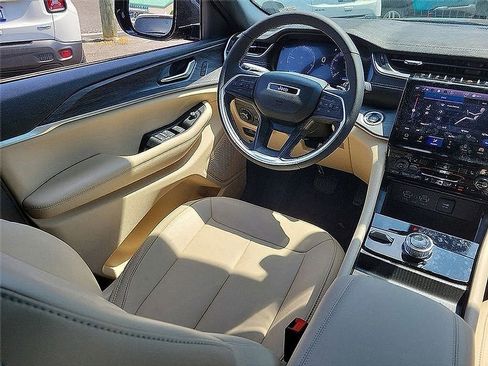 New 2024 Jeep Grand Cherokee L Limited AWD/4WD image 14