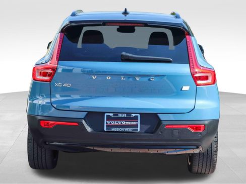 Used 2023 Volvo XC40 Recharge Plus w/ Protection Package Premier AWD/4WD image 7