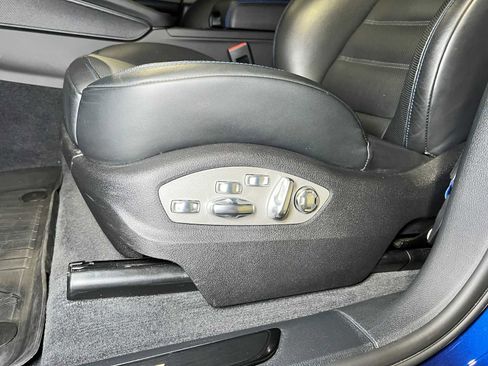 Used 2024 Porsche Macan GTS image 24