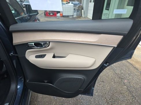 Certified 2025 Volvo XC90 B5 Plus image 18