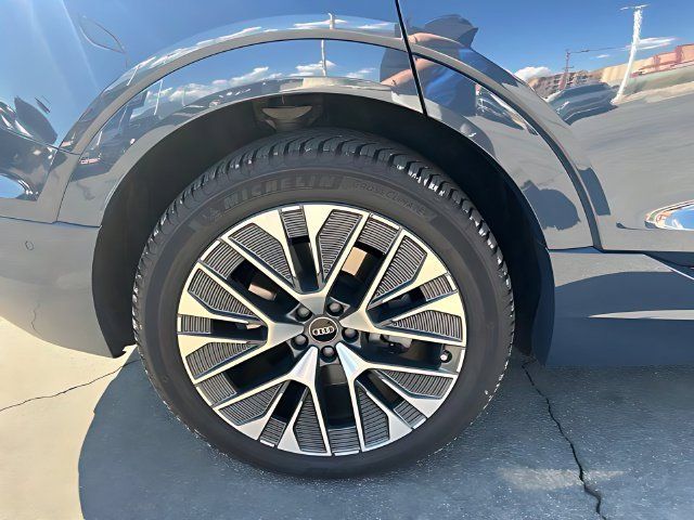 Used 2024 Audi Q8 e-tron Premium Plus AWD/4WD image 13