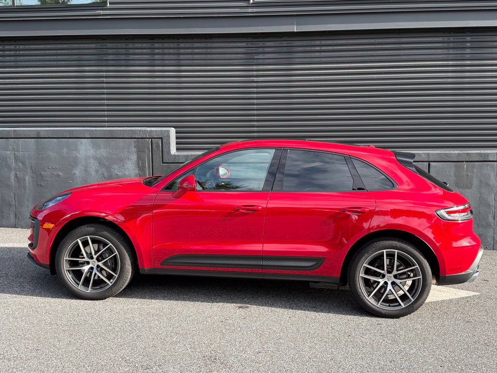 Certified 2026 Porsche Macan AWD/4WD image 7