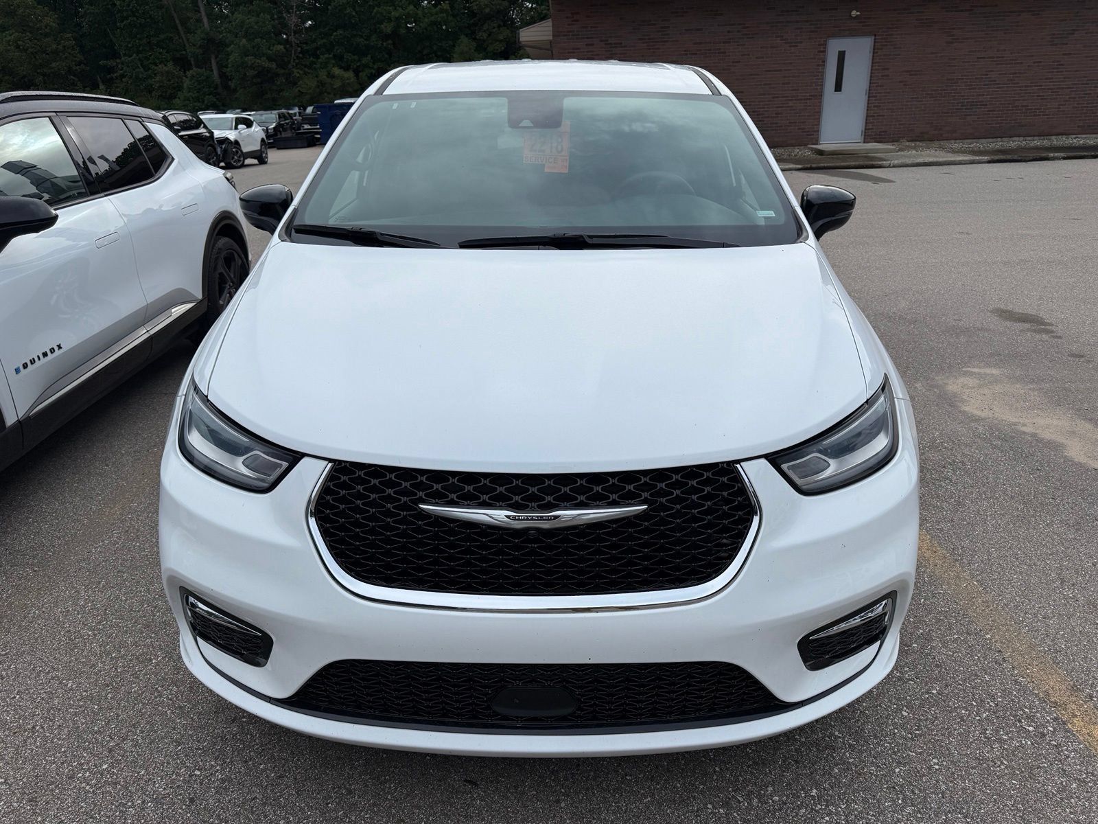 Used 2025 Chrysler Pacifica Select FWD image 6