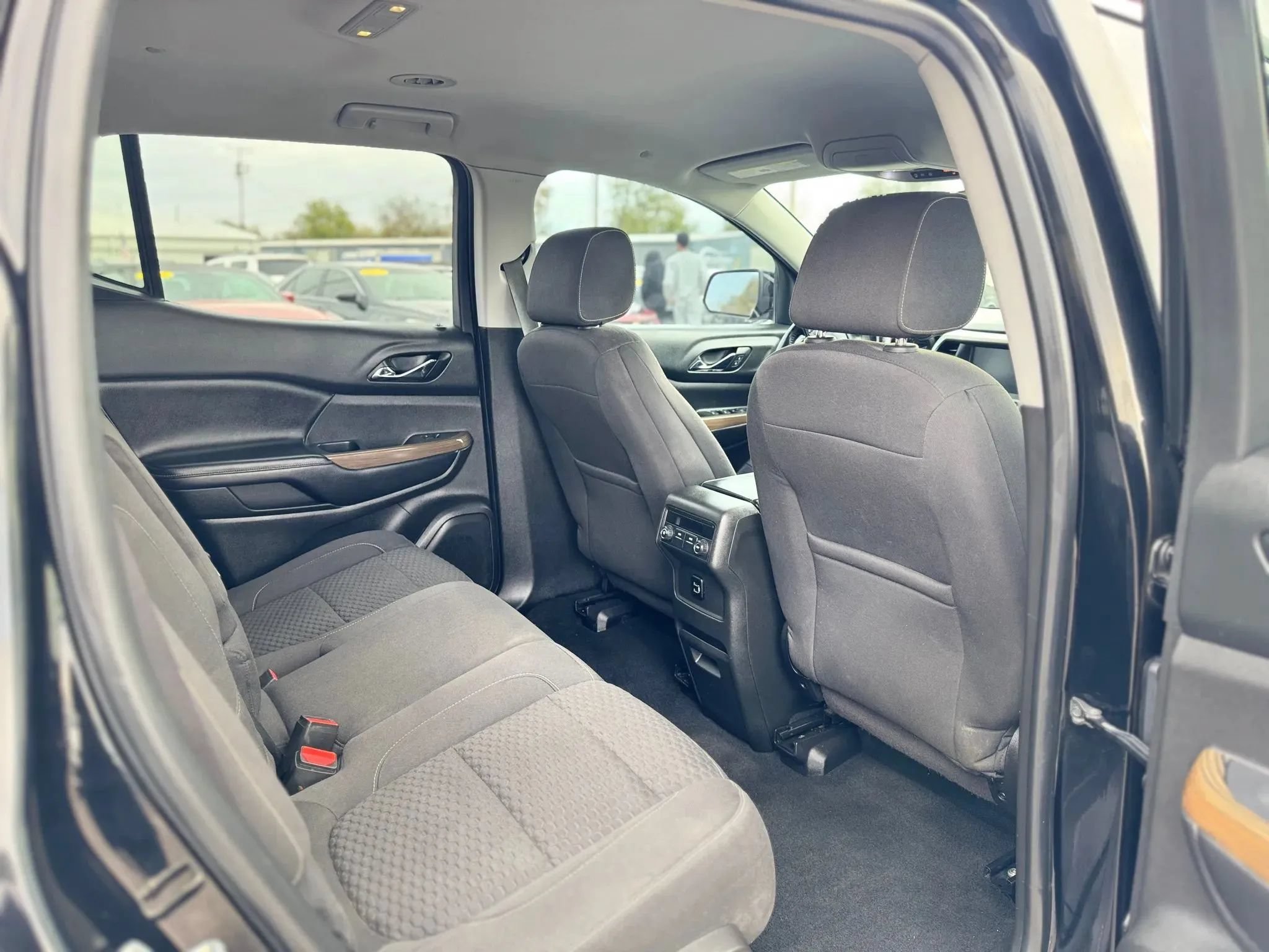 Used 2017 GMC Acadia SLE FWD image 35