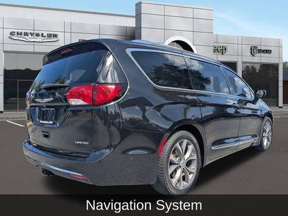 Used 2018 Chrysler Pacifica Limited w/ Tire & Wheel Group