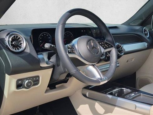 Used 2026 Mercedes-Benz GLB 250 image 10