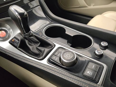 Used 2019 Nissan Maxima Platinum image 26