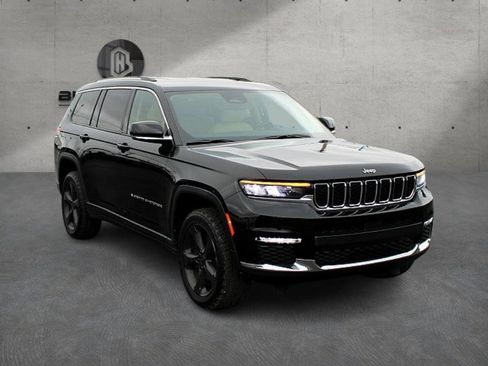 Used 2021 Jeep Grand Cherokee L Limited image 3