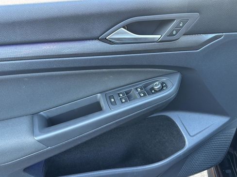 Used 2022 Volkswagen GTI SE image 11