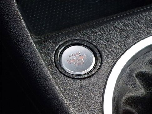 Used 2013 Volkswagen Beetle 2.0T image 21