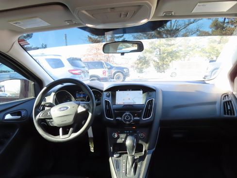 Used 2017 Ford Focus SEL image 12
