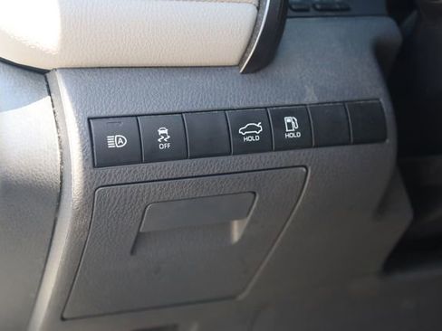 Used 2020 Toyota Camry LE FWD image 11