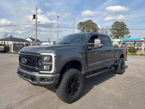 Used 2024 Ford F250 XLT w/ XLT Premium Package image 3