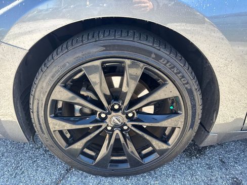 Certified 2023 Nissan Maxima SR w/ Sport Mat Group image 10