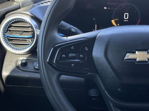 Used 2025 Chevrolet Trax LT image 13