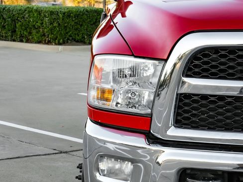 Used 2016 RAM 3500 SLT w/ Cold Weather Group image 42