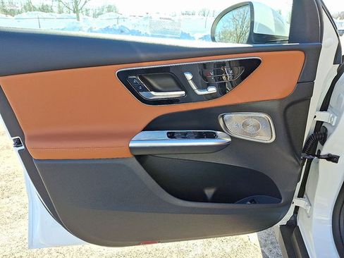 Used 2026 Mercedes-Benz GLC 300 4MATIC image 11