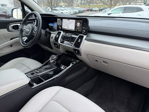 Used 2023 Kia Sorento SX image 35