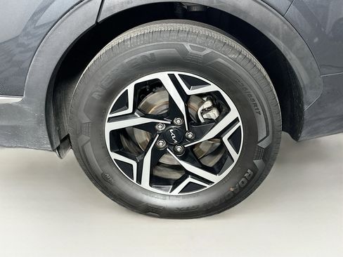 Used 2024 Kia Sportage LX image 11