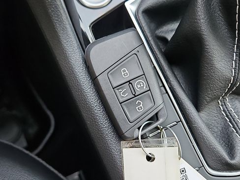 Certified 2023 Volkswagen Taos SEL image 20