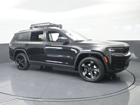 Used 2022 Jeep Grand Cherokee L Laredo RWD image 8