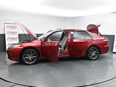 Used 2015 Toyota Camry XSE image 49