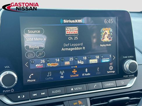 Used 2025 Nissan Altima 2.5 SV FWD image 19