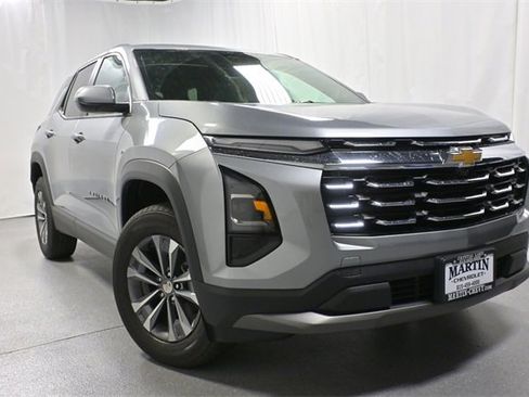 New 2026 Chevrolet Equinox LT w/ Convenience Package II image 2