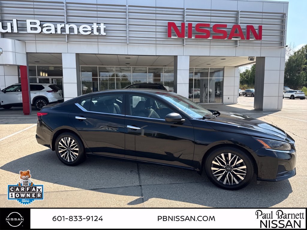 Used 2024 Nissan Altima 2.5 SV FWD image 3