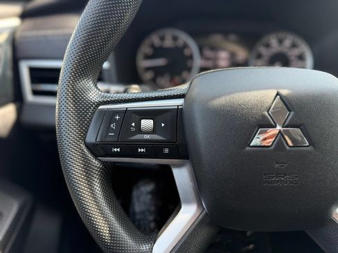Used 2022 Mitsubishi Outlander ES AWD/4WD image 35
