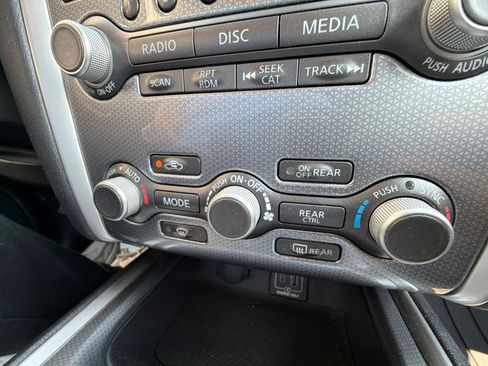 Used 2020 Nissan Pathfinder SL AWD/4WD image 25