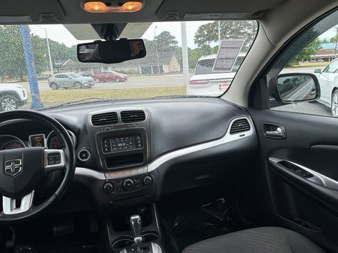 Used 2017 Dodge Journey SE w/ Flexible Seating Group FWD image 14