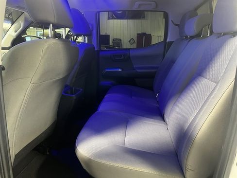 Used 2020 Toyota Tacoma SR5 image 15