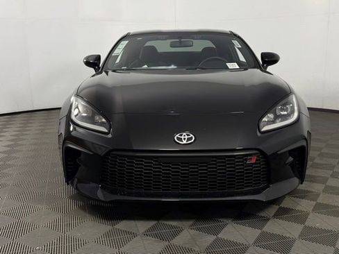 New 2025 Toyota GR86 Base image 2