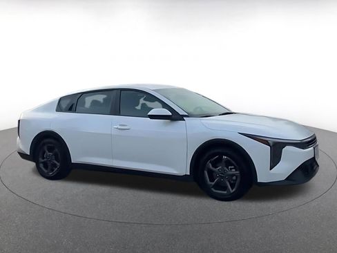 Used 2025 Kia K4 LXS image 4